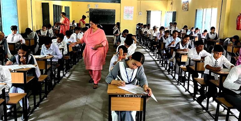 Himachal makes history because more than 5 lakh students appear for ‘Mehar Ke 100 Ratan’ scholarship exam.